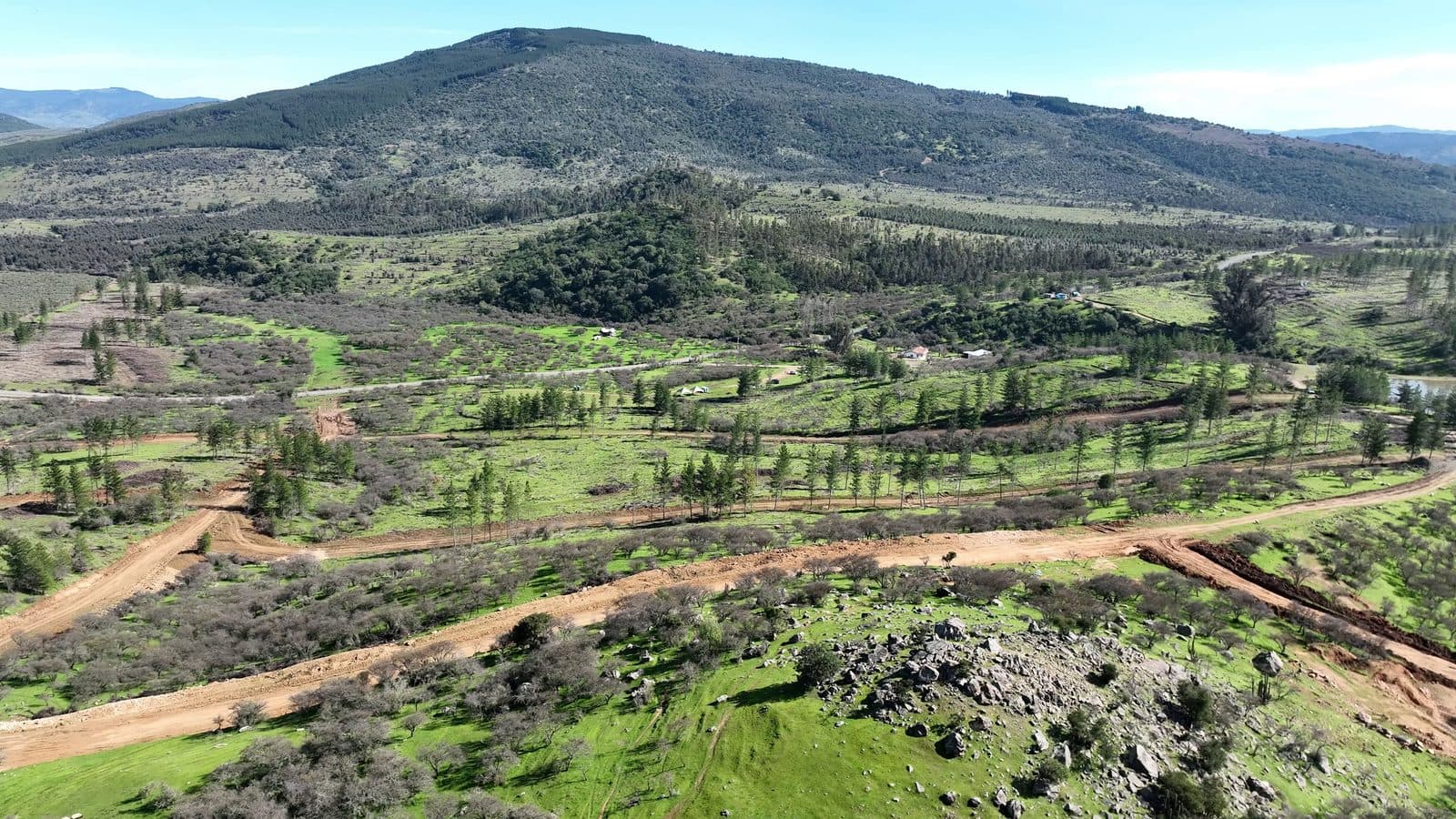 Valle y caminos del proyecto Altos de Talca